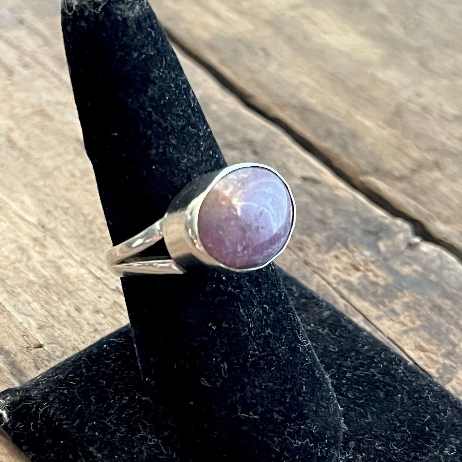 Vintage 925 Sterling Silver Natural Plum Star Sapphire Split Shank Ring 8.25