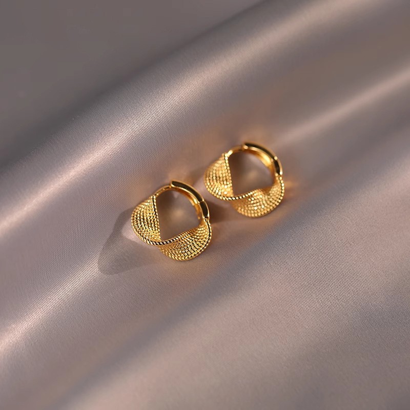 Golden Fashion Metal Irregular Earrings for Women Copper Jewelry Gift