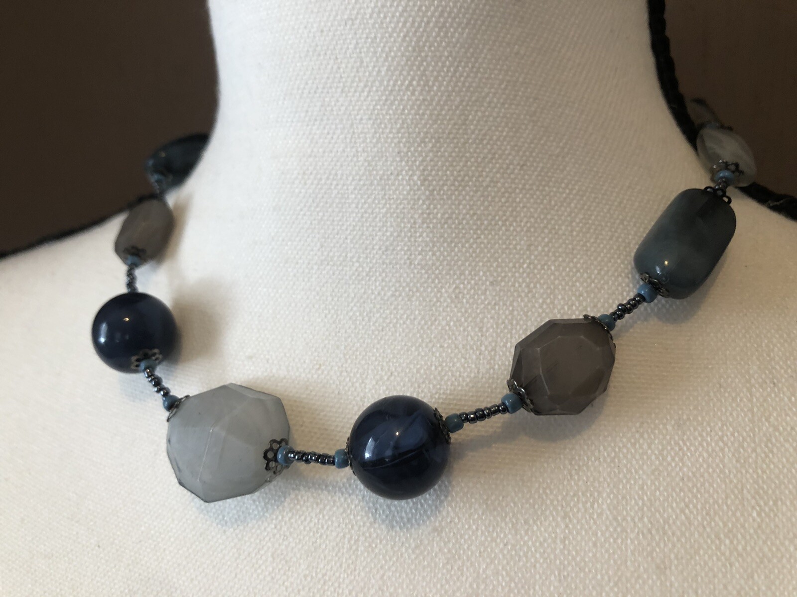 Contemporary Boho Blue Bead Necklace Costume Fashion Jewelry 7592 GO2.4D23