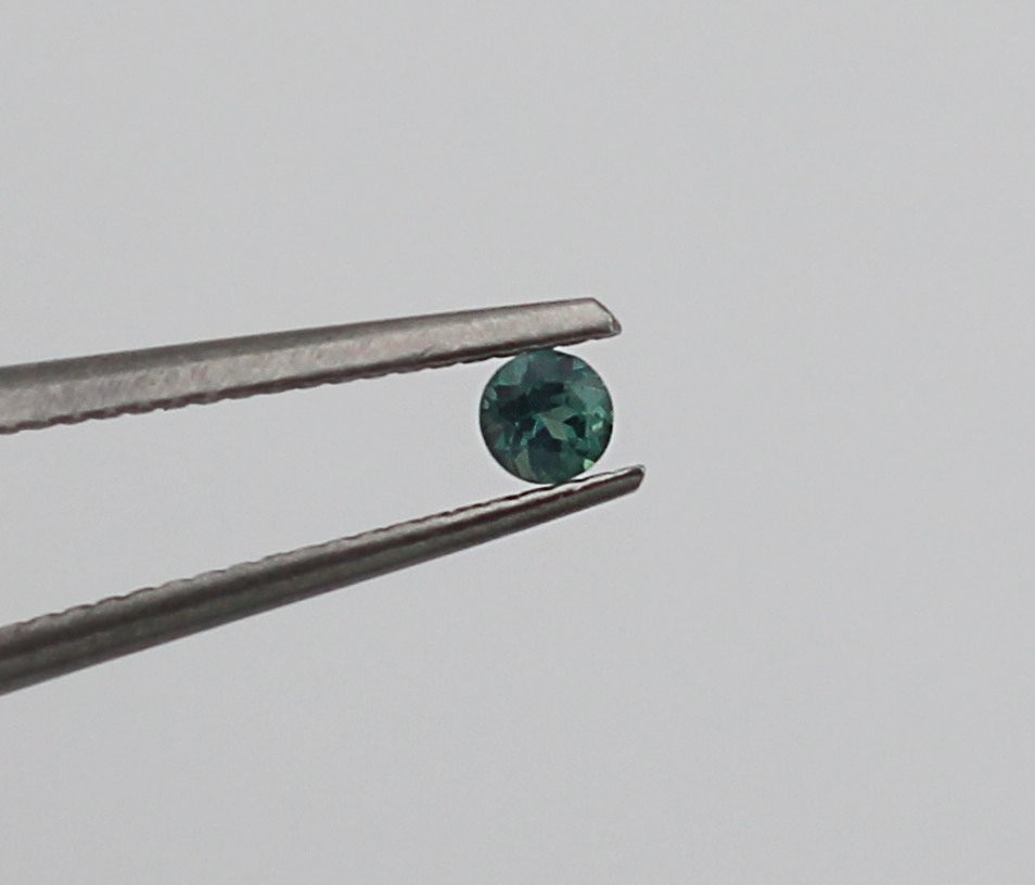 Natural 0.09ct Round Cut Color Changing Loose Alexandrite