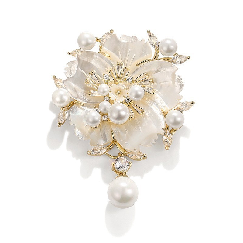 Gold Tone Elegant Plum Blossom Flower Clear Zircon Crystal Brooch Pin Jewelry