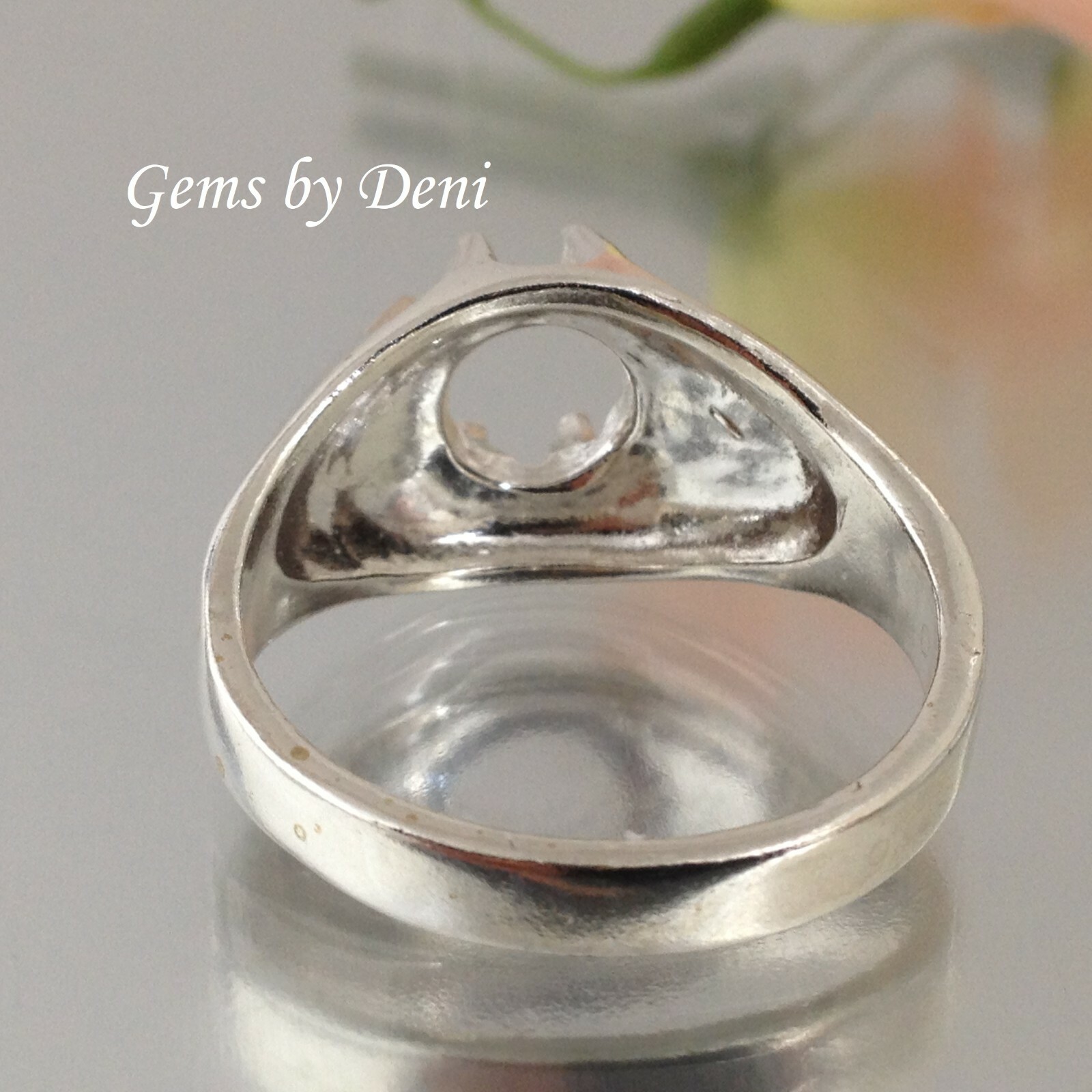 8-10mm Round Gent’s Gypsy Sterling Silver Pre-Notched Ring Setting (Size 9-10.5)