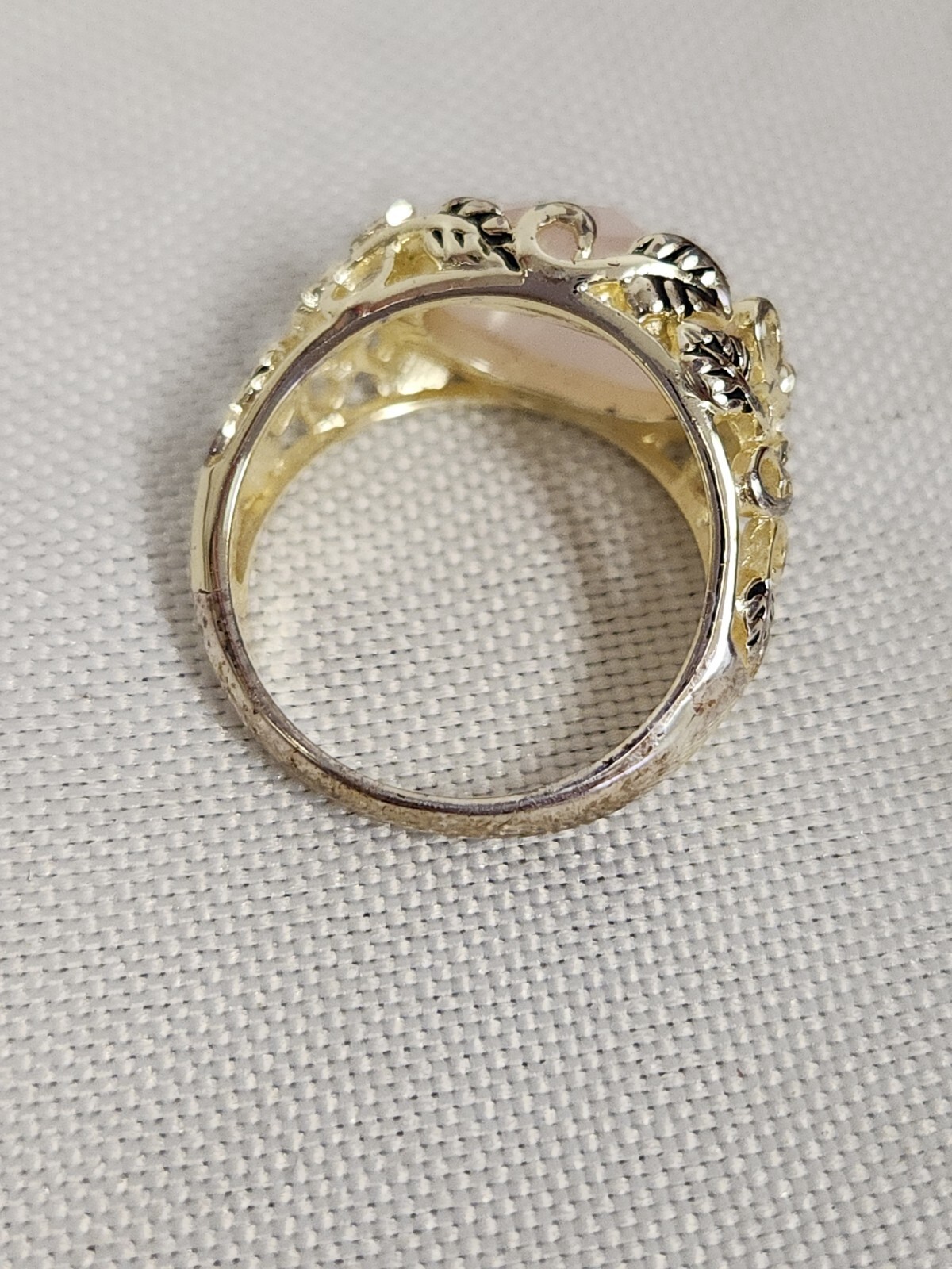 NVC NATALIYA V COLLISTER RING Gold Tone Milky Pink GEM Stone Filigree Leaves