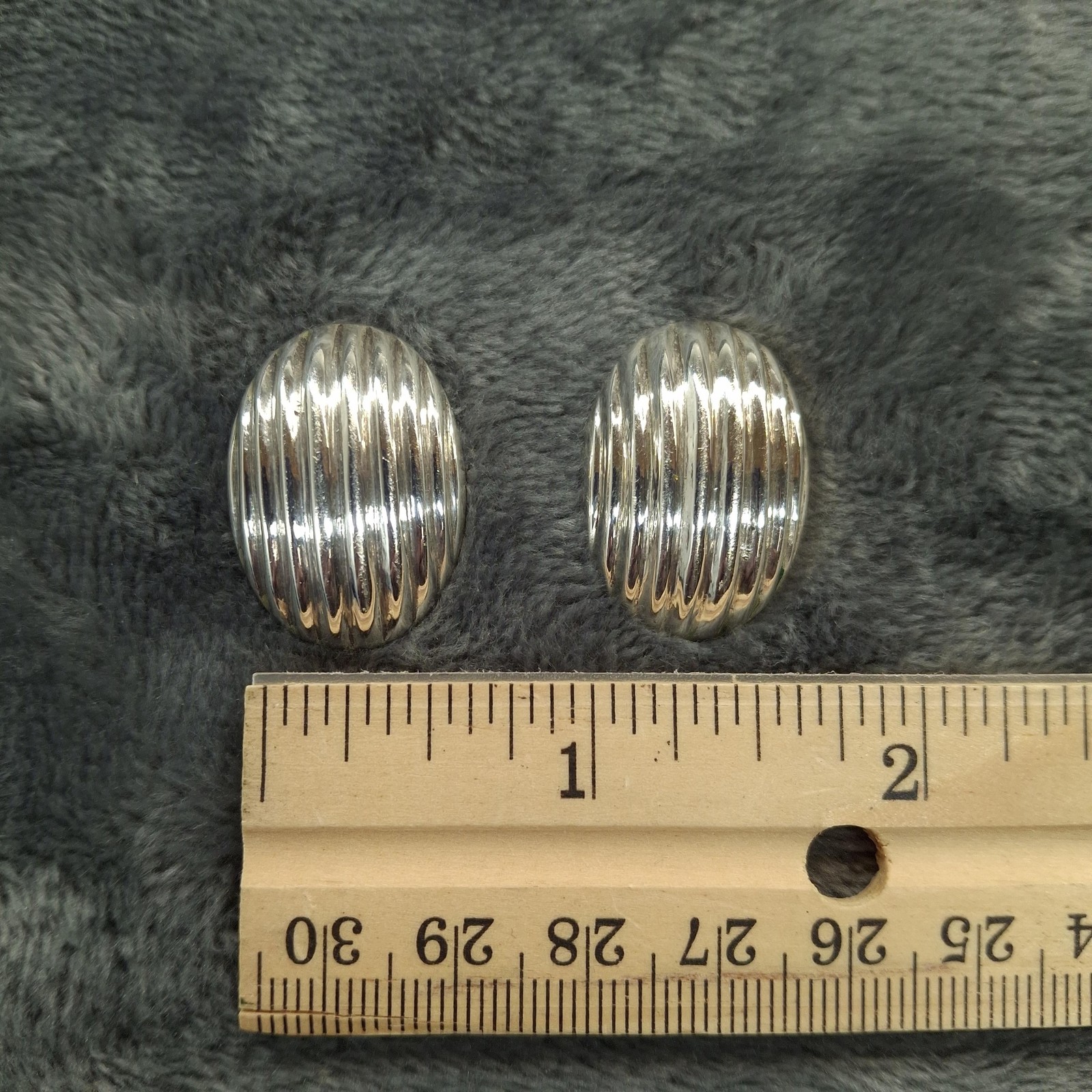 Sterling Silver Oval Stud Earrings Womens 1 Inch Ribbed Dome 7.71g of 925 Vtg