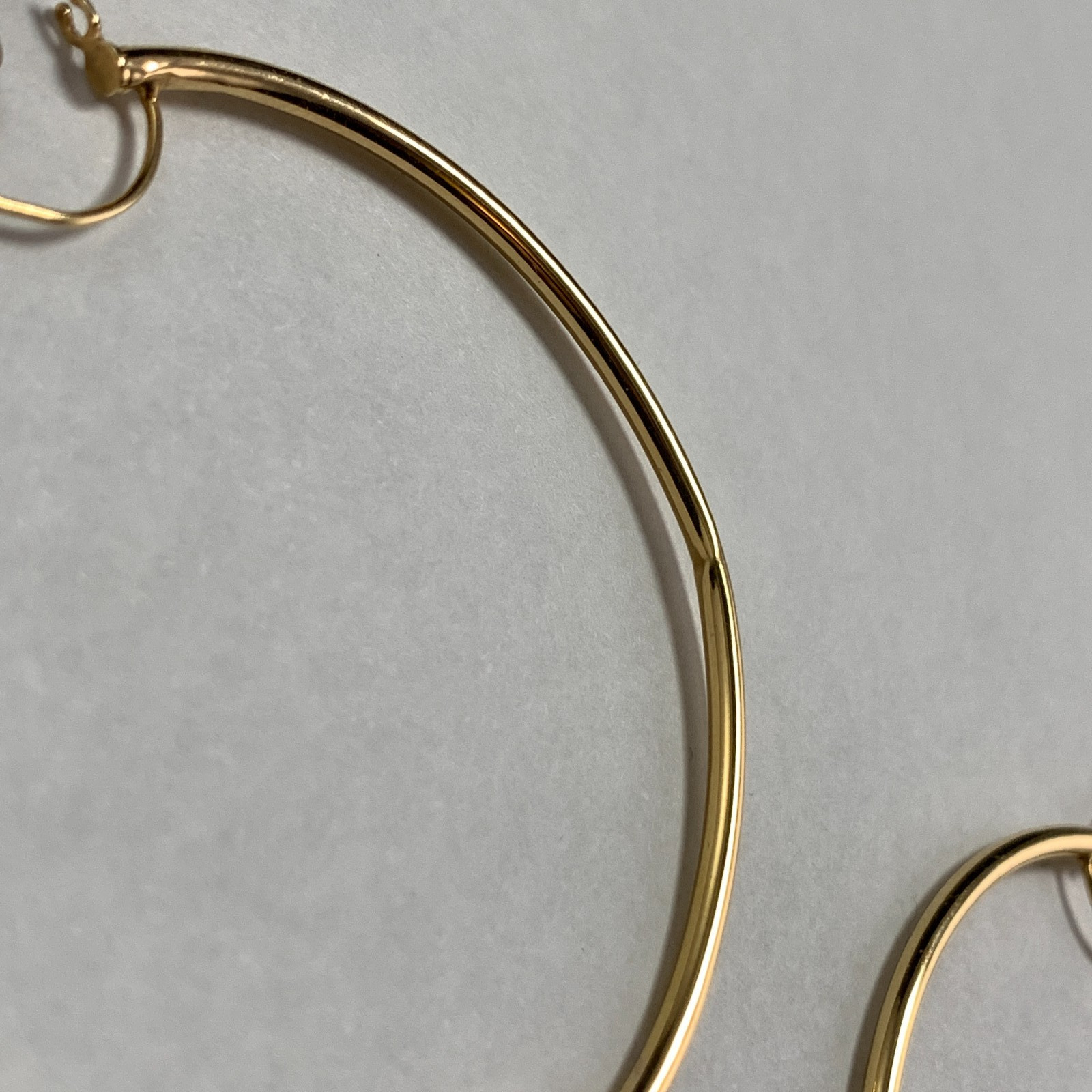 Vintage 14KT Yellow Gold Tube Hoop Earrings 2.25″ by 2mm 2.5+ grams AS IS DENTS