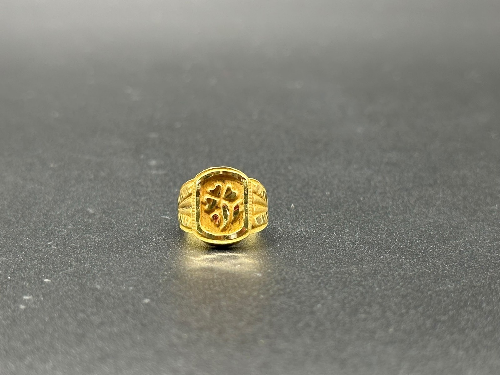 Unisex 22ct Yellow Gold Pattern Ring