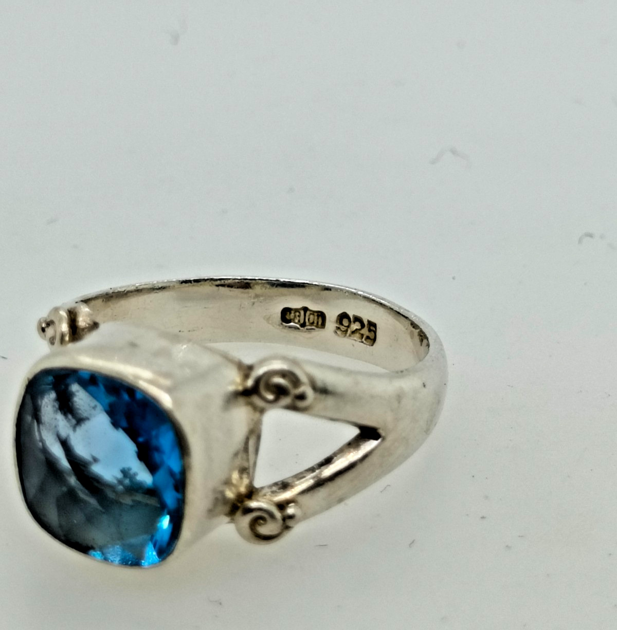 Sterling Silver Sajen Blue Topaz Ring for Women Size 9