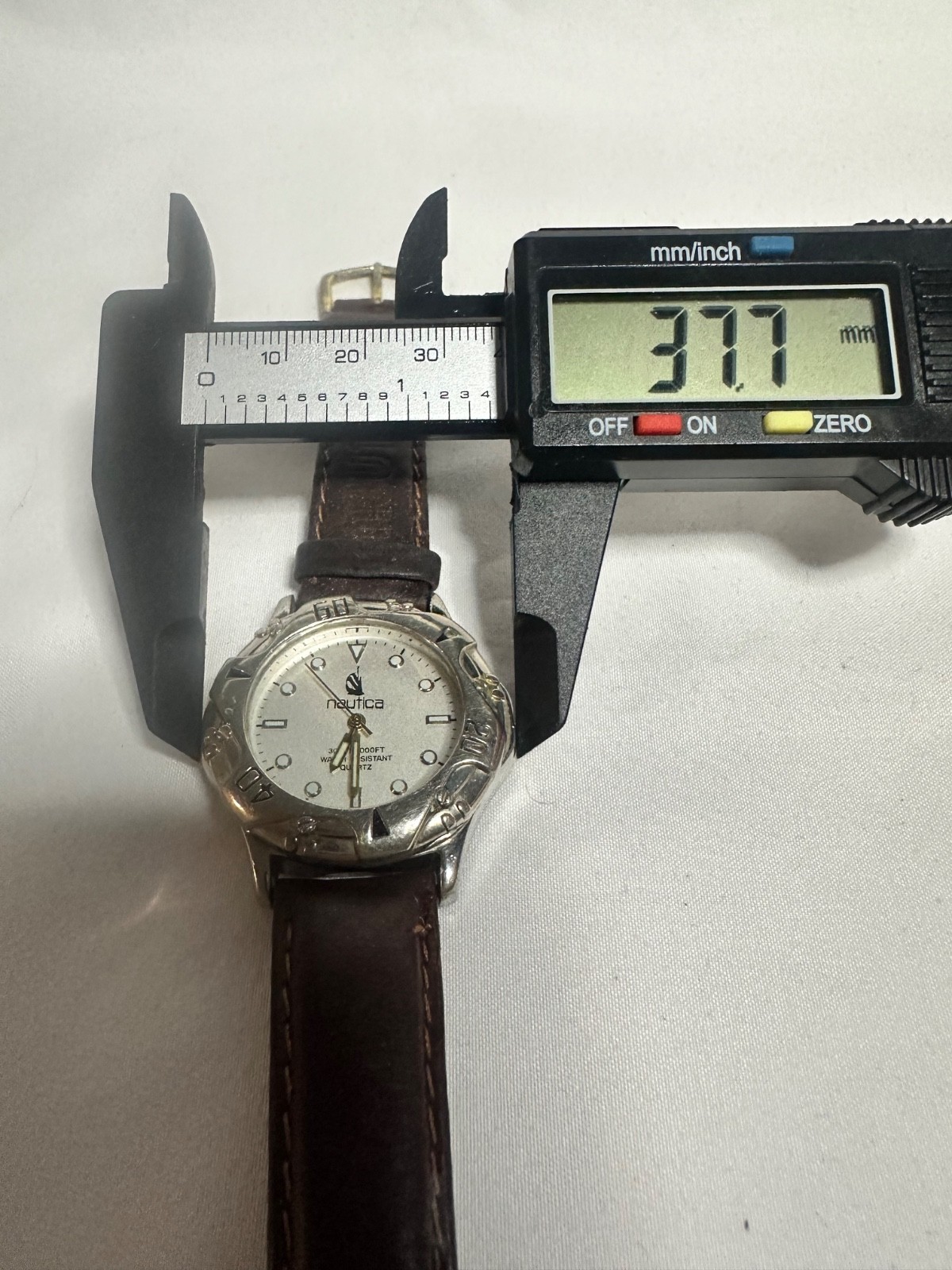 Vintage 90s Nautica 300m 1000FT Quartz Dive Watch Silver Tone Original Strap