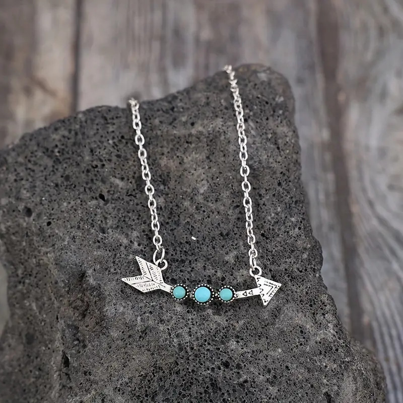 Turquoise Arrow Necklace Jewelry Vintage-Silvery Native Pendant