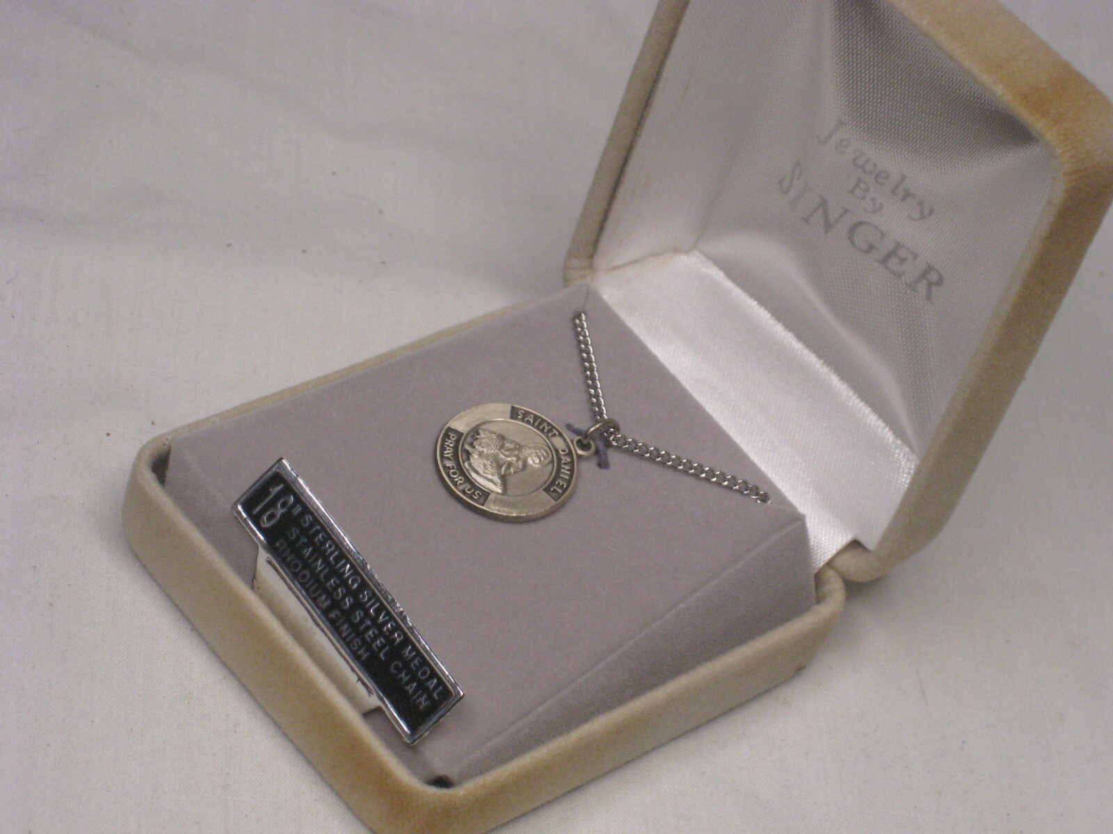 SAINT DANIEL PRAY Sterling Silver Medal Singer Christian pendant Jewelry