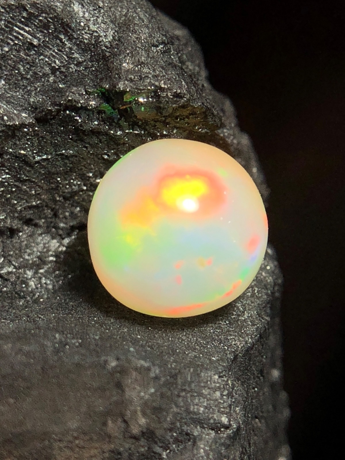 Natural White Ethiopian Opal Sphere , 6.20 MM 0.95 Ct Rainbow Fire Opal Ball