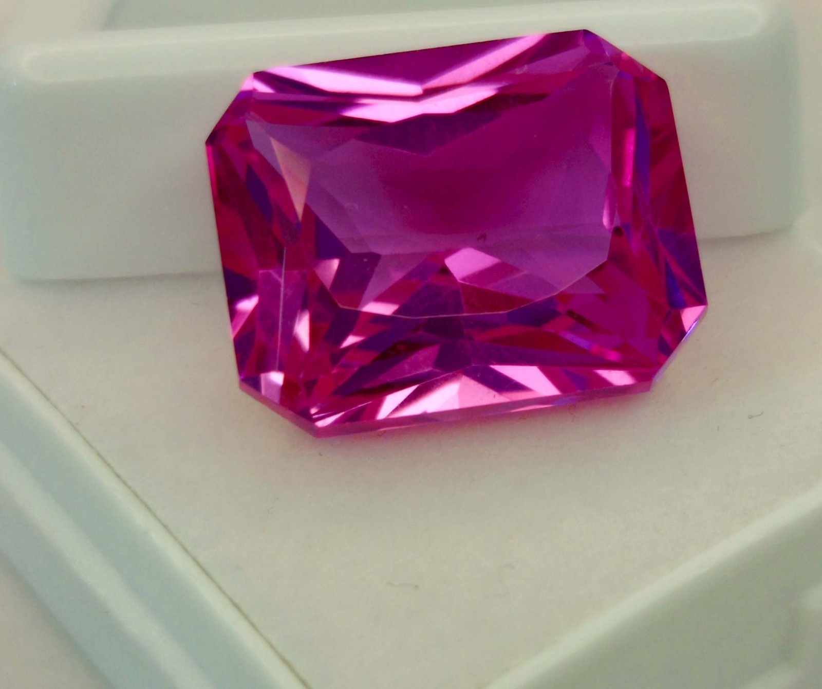 Certified Pink 18-20 Ct Sapphire Natural VVS Emerald Cut Loose Gemstone RK269