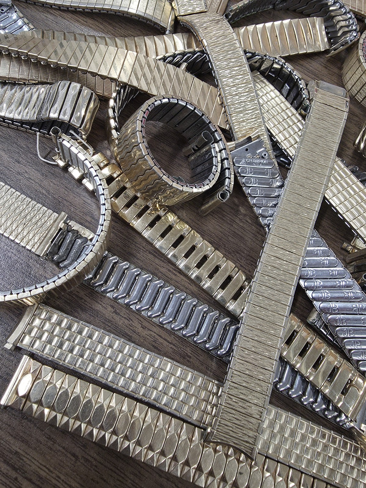 Huge Lot Of Gold Filled/RGP Top Men’s Wristwatch Bands – 1147g – VT599