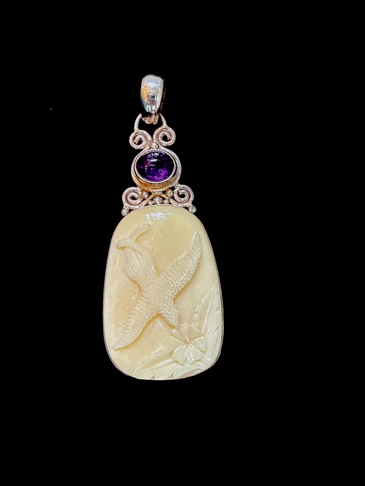 Vintage Sajen 925 Sterling Silver Carved Hummingbird Pendant & Charoite Stone