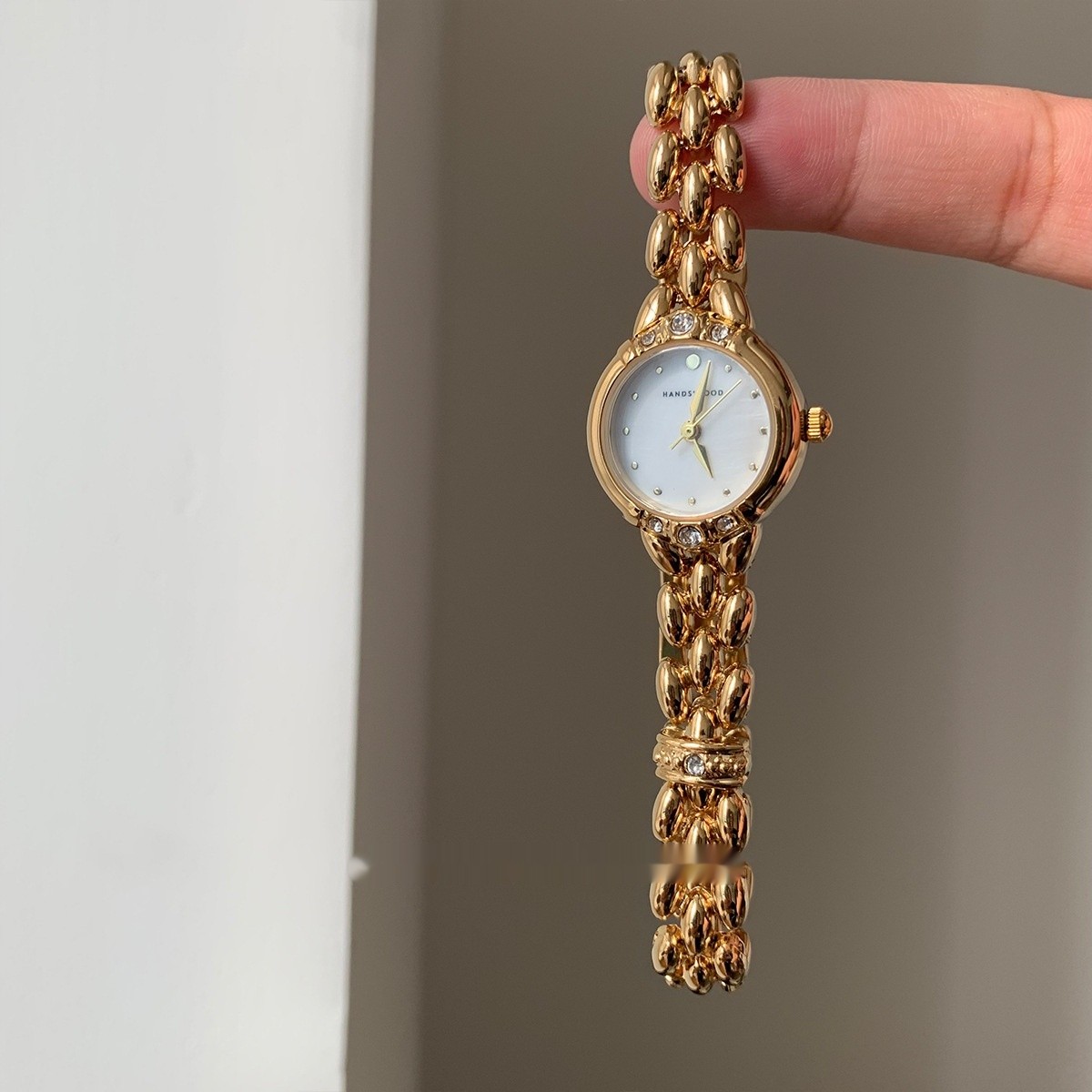 Elegant Personality Trend Mild Luxury Retro Rhinestone Quartz Watch | ShopDecima