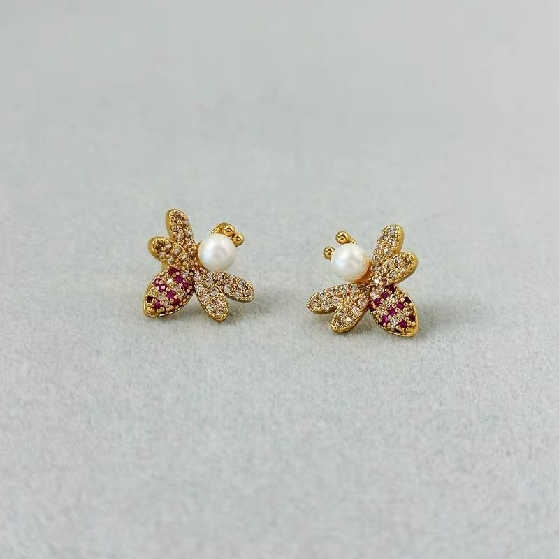 kate spade Simple and versatile bee-shaped stud earrings
