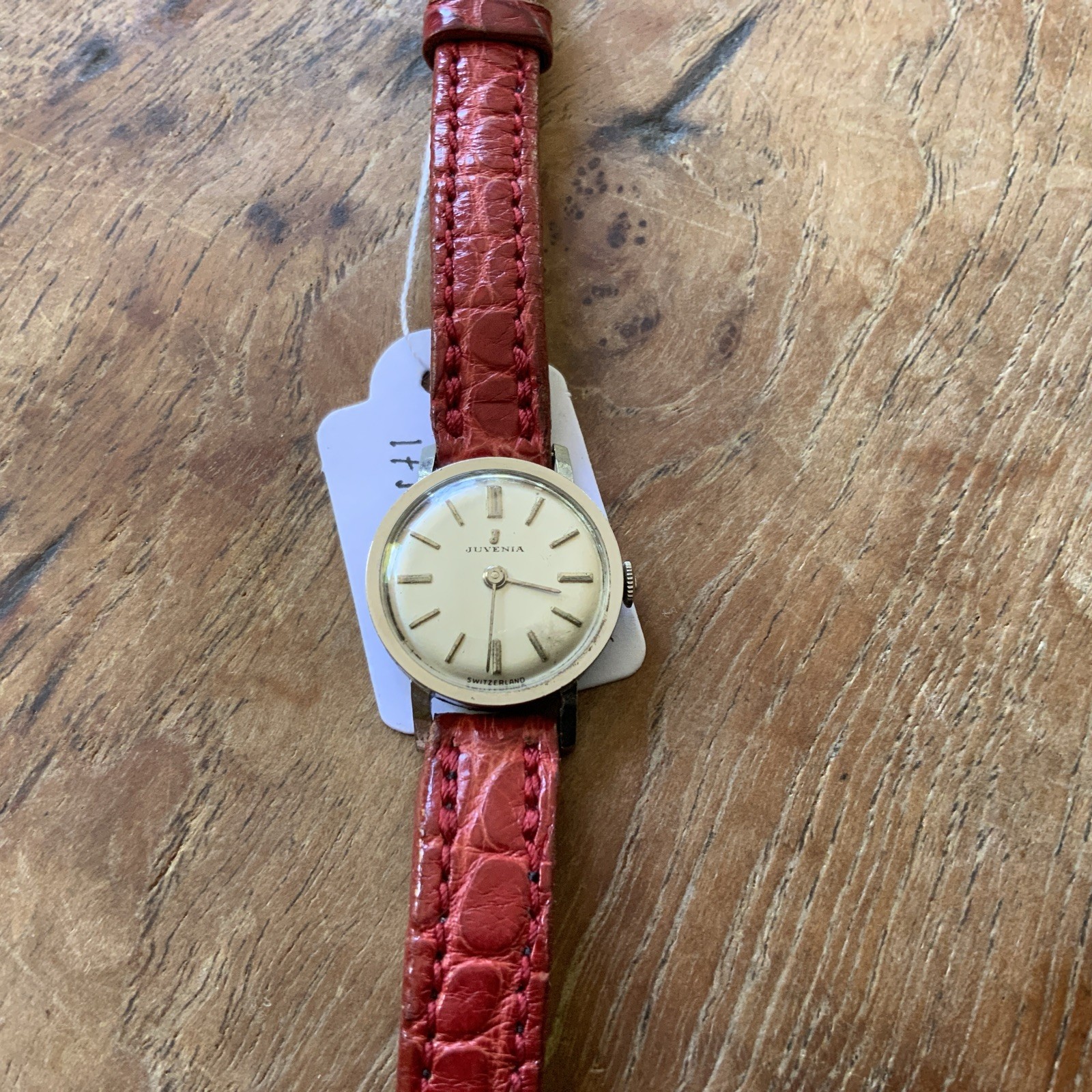 JUVENIA STAINLESS LADIES MACHANICAL WATCH/ ALL ORIGINAL/Runs