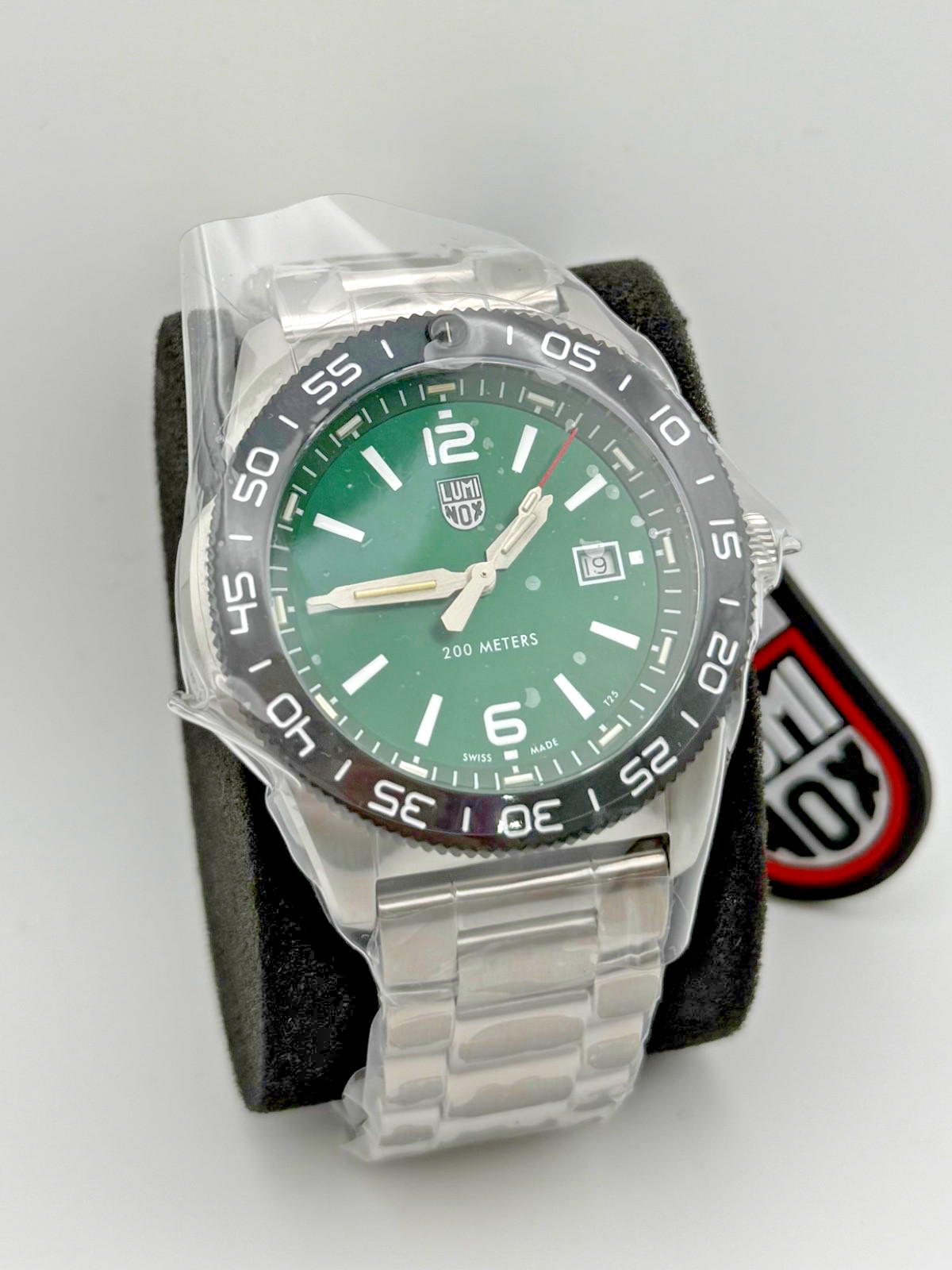 Swiss Luminox XS.3137 Pacific Diver Green Dial Tritium Stainless Mens 44mm Watch