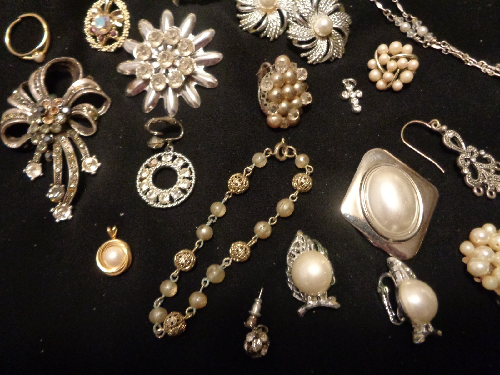 VINTAGE RETRO BLISS JEWELRY & JEWELRY PARTS N PIECES LOT
