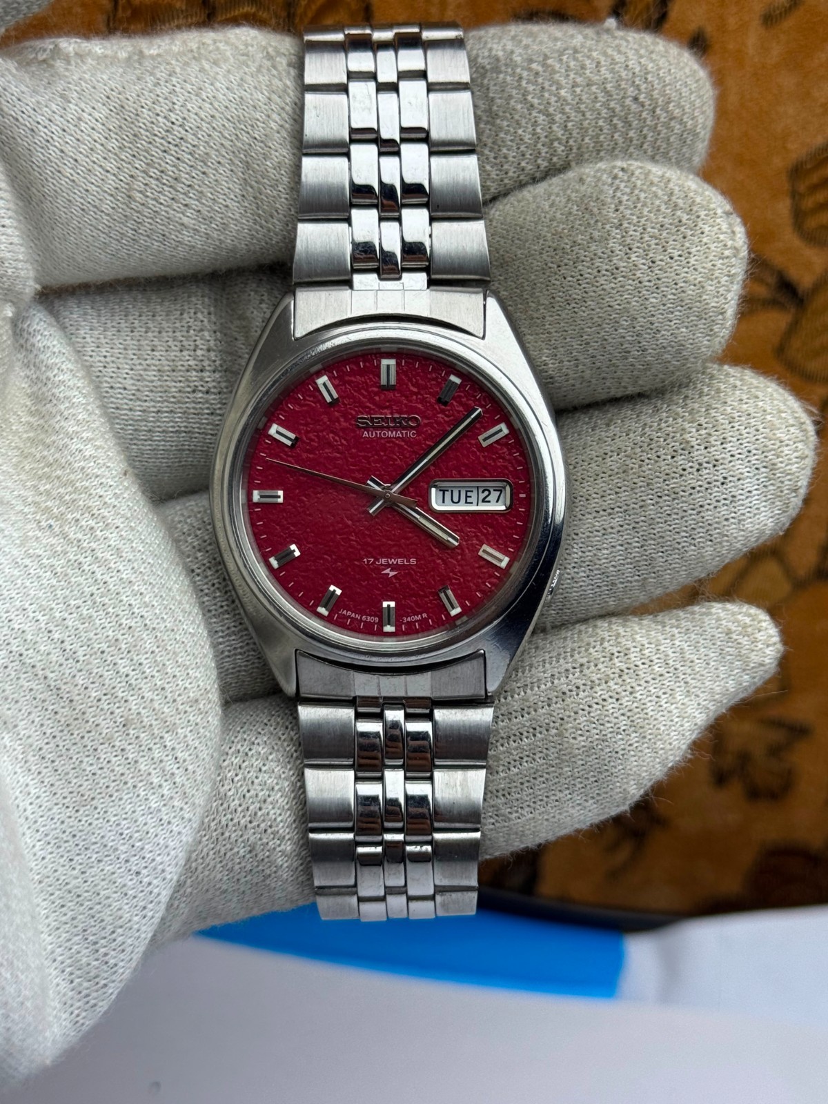 Seiko 5 Vintage Mens Automatic 17 Jewel Red Textured Dial Day-Date Men’s