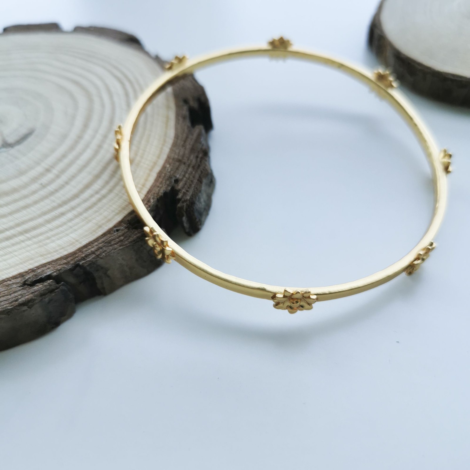 Julie Vos Floral Bangle Bracelet Size M 24K Gold Plate