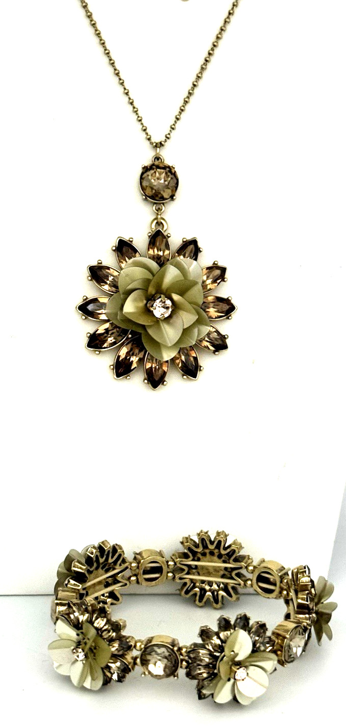 Ann Taylor 36″ Antique Gold Tone Sage Green Flower Pendant Necklace/Bracelet Set