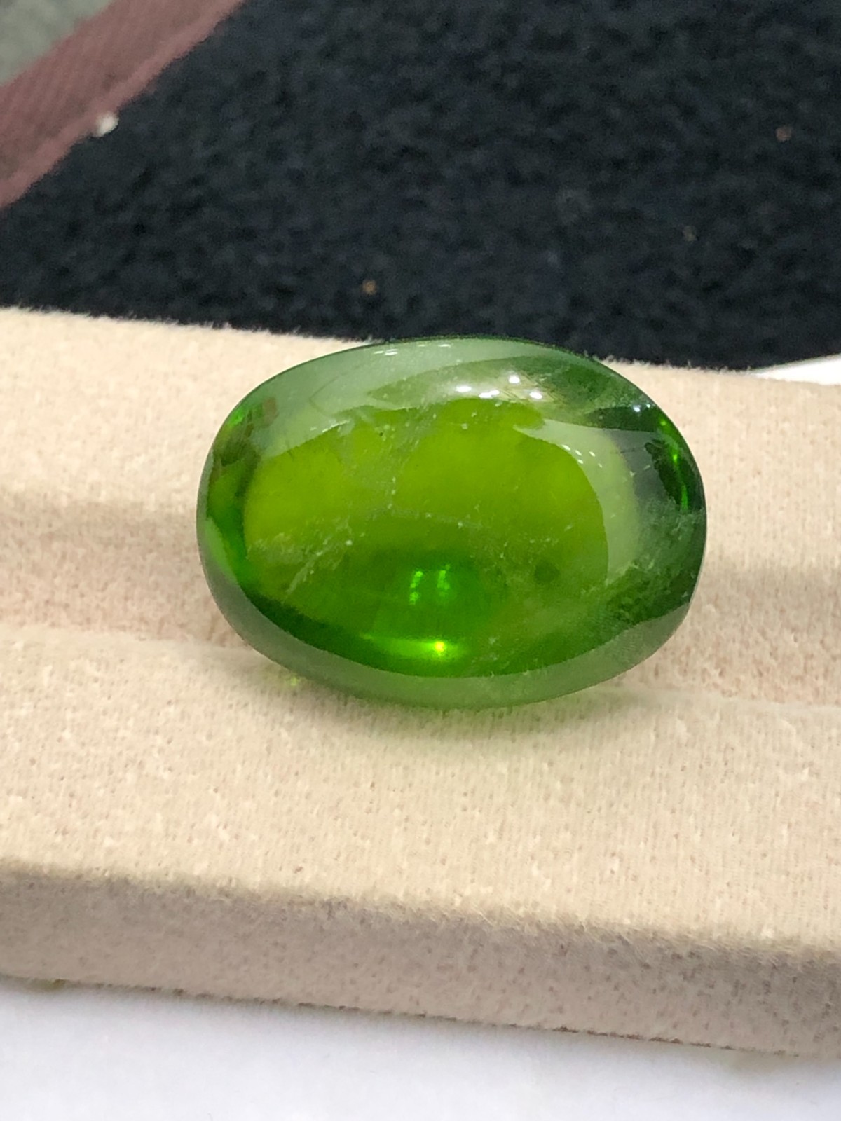 50 CT TOP QUALITY CABOCHAN PERIDOT LOOSE GEMSTONE (23.80x 17.05x 13.0 mm)