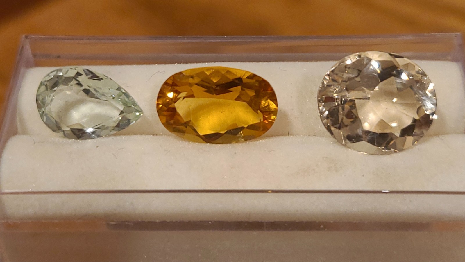 Faceted Light Yellow Beryl – 4.45 Ct – Oval – 12.2 x 10.2 mm x 6.4 mm Depth