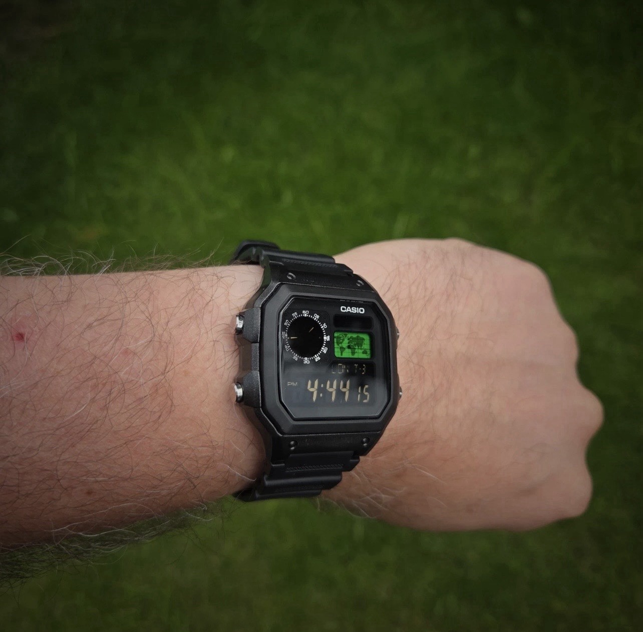 CASIO AE-1200WHD. Royale World Time Watch Mod. Green, Negative Display,