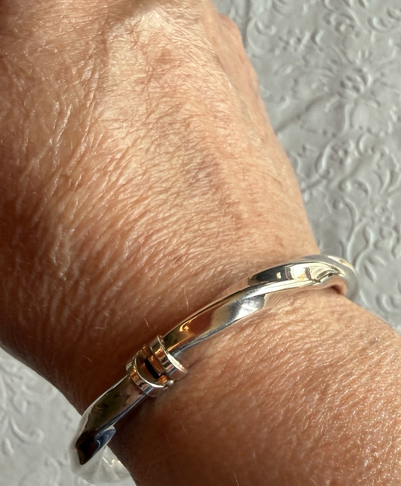 Milor – .925 Sterling Silver Twisted Oval Hinged Bangle Bracelet – Stunning!