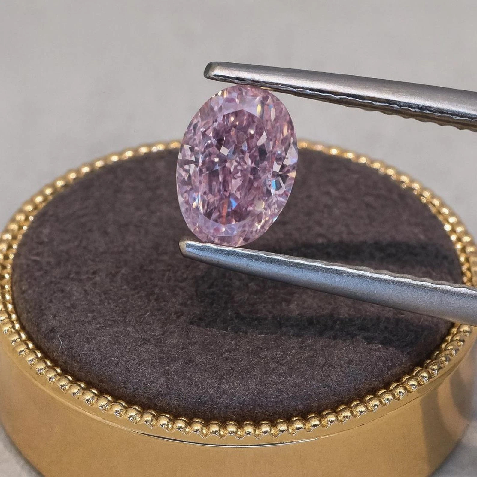 5.10 CT Natural Pink Diamond 10×12 mm 1 Pcs Oval Cut VVS1 D Grade Certified.