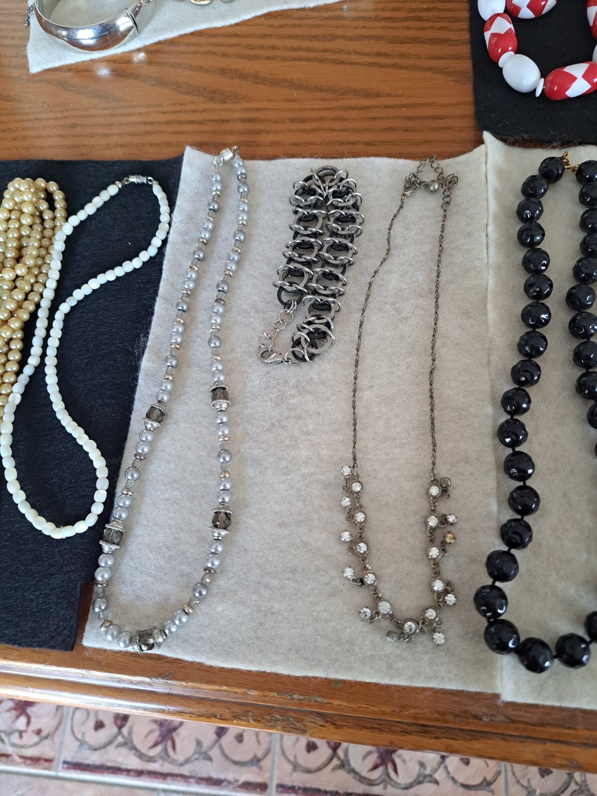 Necklaces Vintage Mixed Lot Costume 45 Varies Design & Styles Gold & Silver Tone
