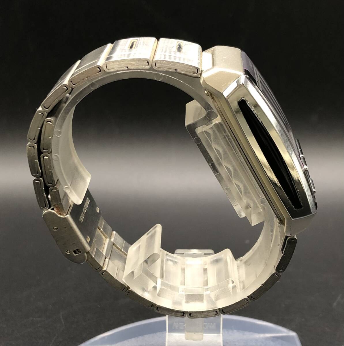 [Watches etc.] *60* [MAST-16] ●Casio LA-201W FUTURIST Digital (Wristwatch)●