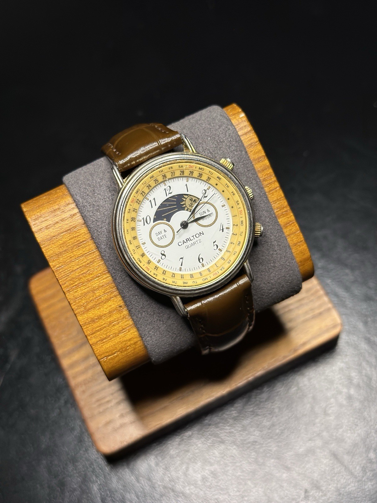 Vintage Carlton Quartz Perpetual Calendar Moon Phase Watch New Battery