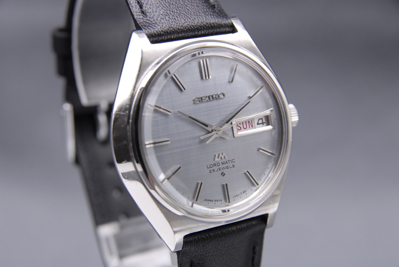 Vintage 1969 [N MINT] SEIKO Lord Matic 5606-7010 35mm Blue Day/Date AT Men Watch