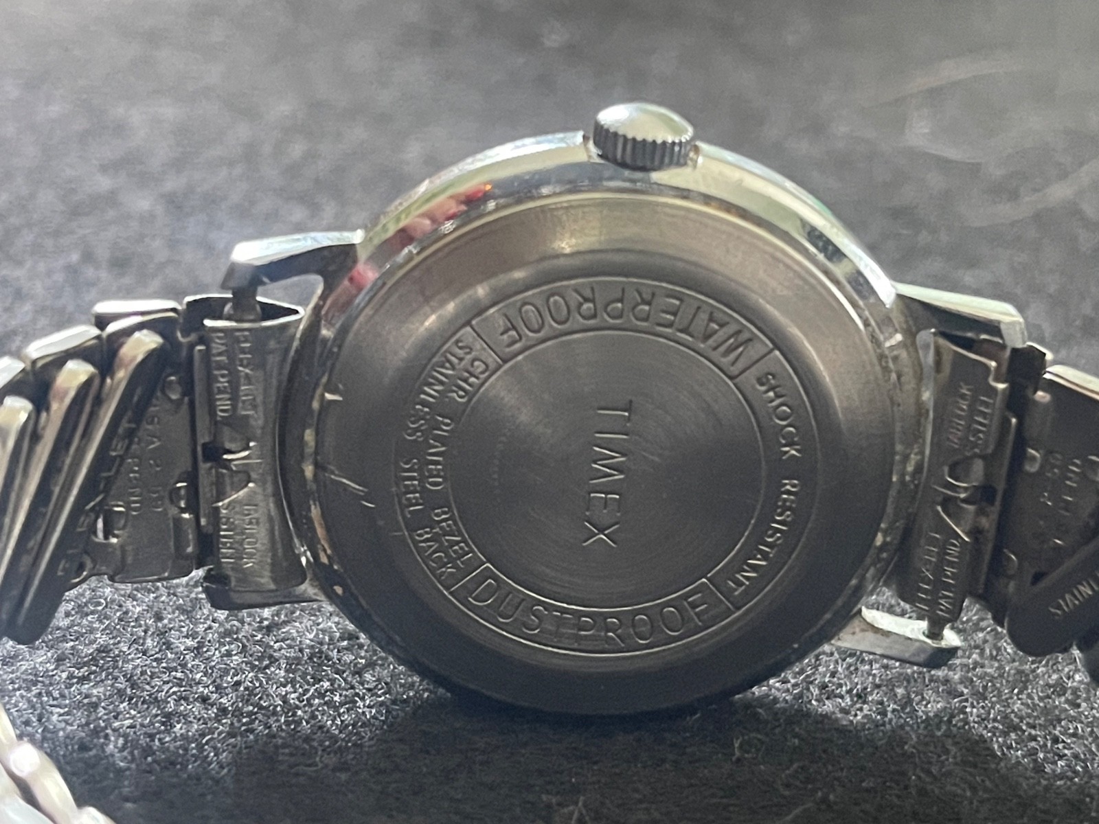 Vintage mid-1960s Timex Marlin mechanical (manual-wind) watch – working!