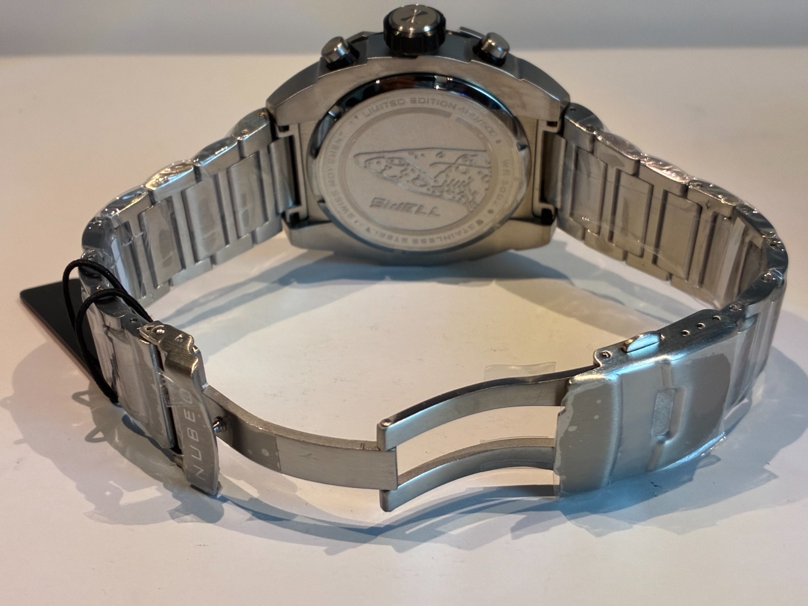 SWELL LIMITED EDITION SWISS ISA8171 QUARTZ 49MM WATCH BOX SET MSRP: $1,300 (NEW)