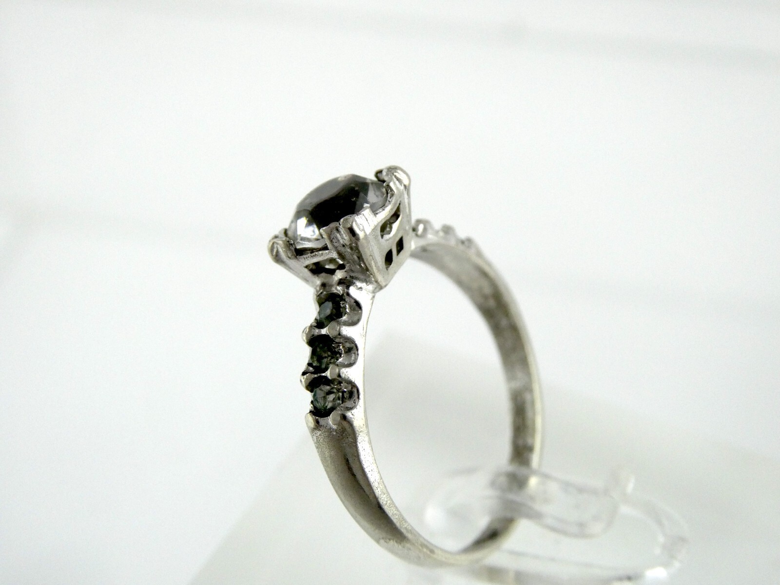 Vintage Sterling Silver Cut Paste Glass Gem Ring 925 Size 7.75 Weighs 2.4 Grams