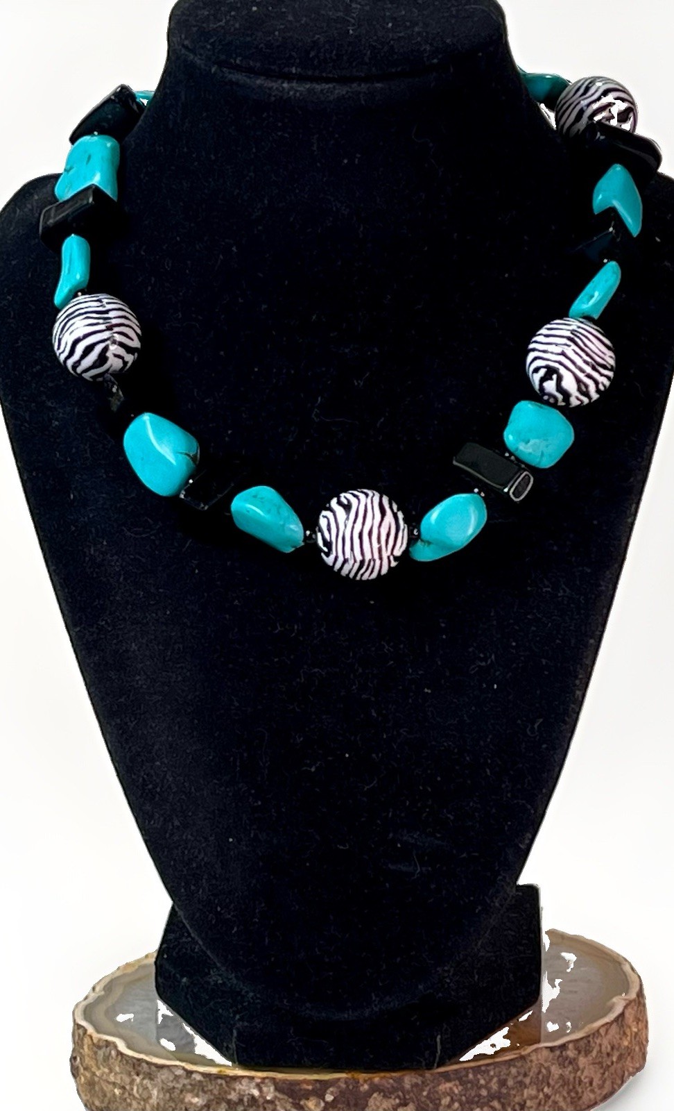 Southwestern Boho Style Turquoise Black Stone Zebra Bead Necklace Chunky 89.9g