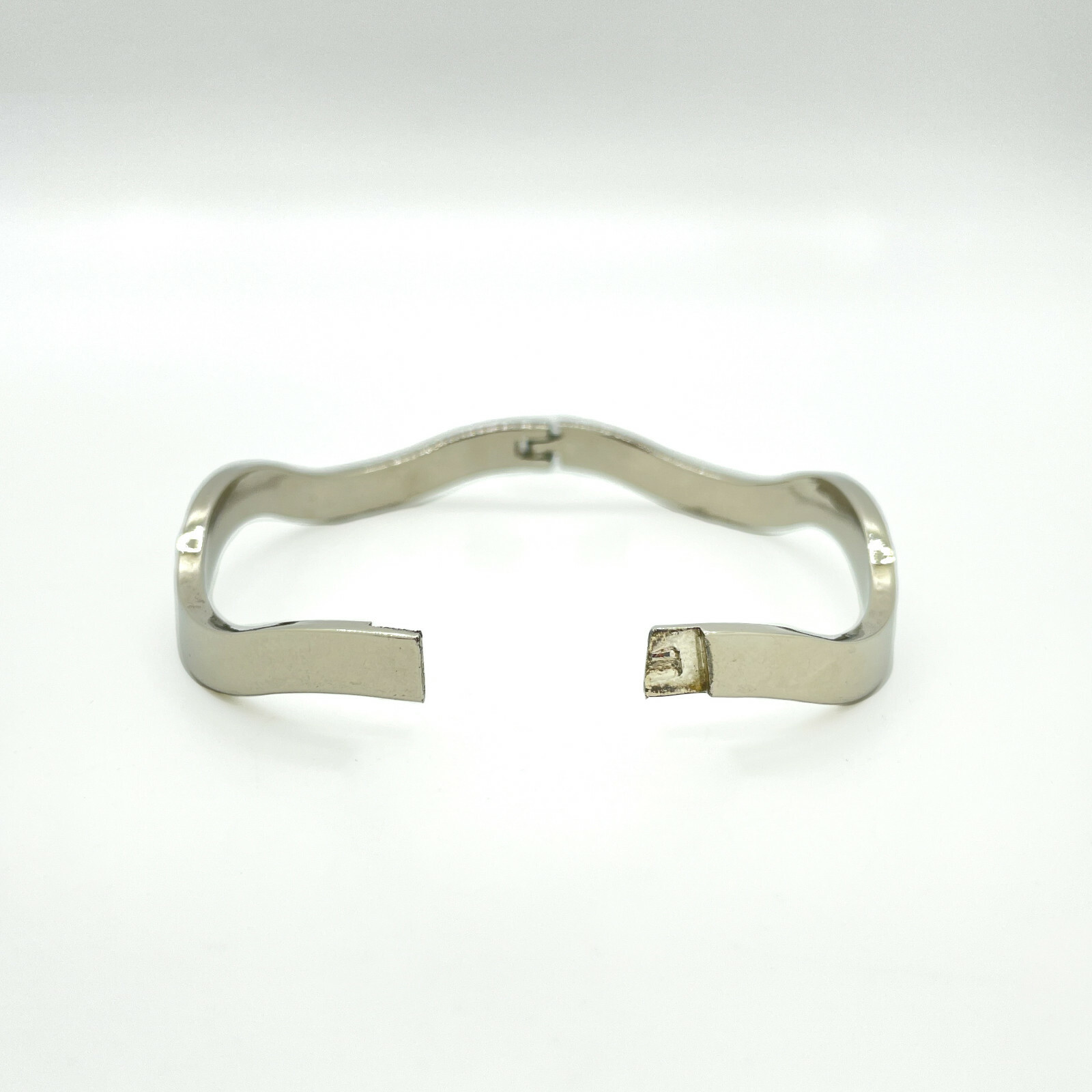 “Nickle Silver” 6mm Wave Hinged Bangle Bracelet 7″ Inside Circumference