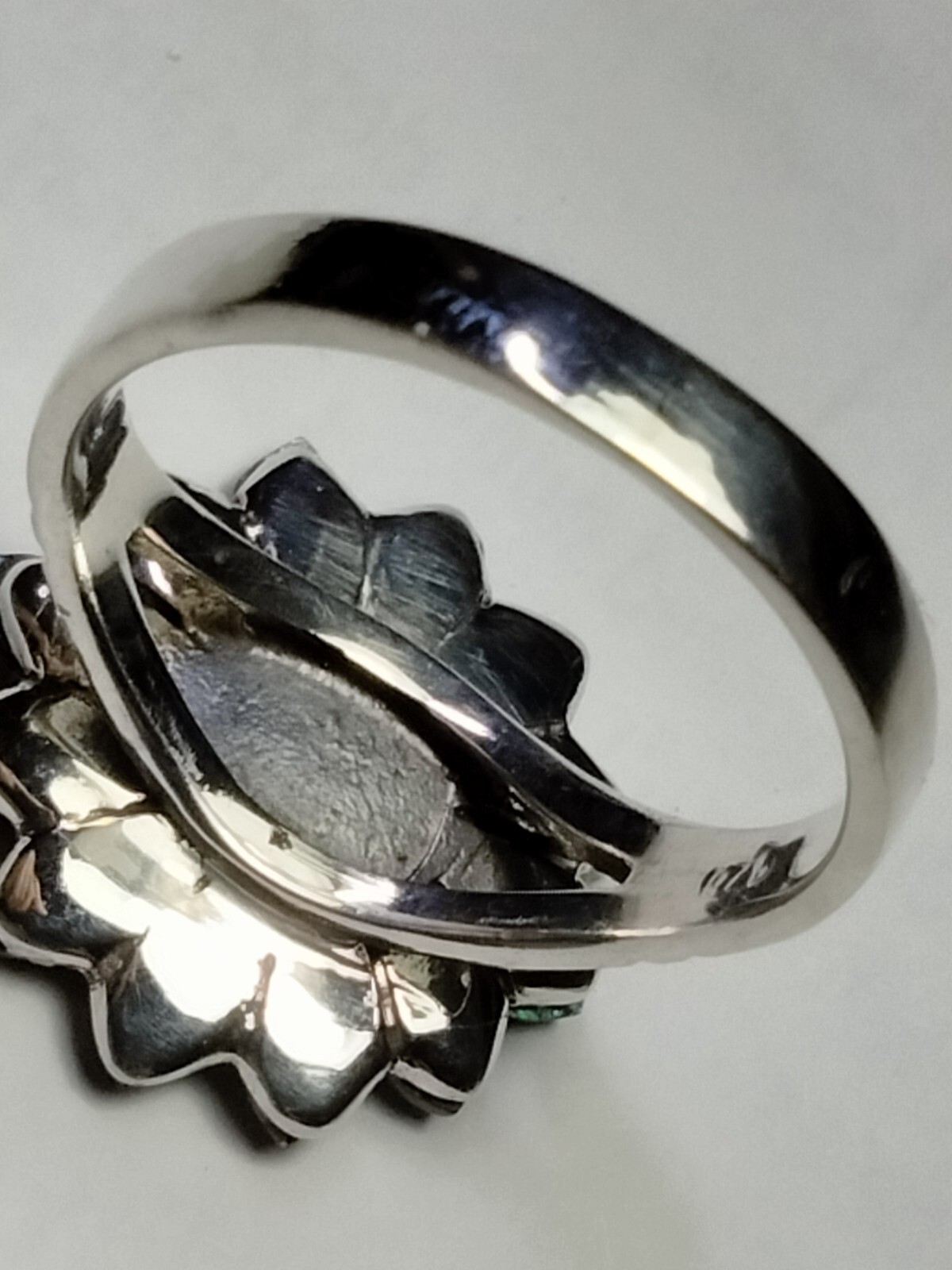 ABALONE SHELL INLAYS IN FLOWER SHAPE STERLING SILVER.925 RING SIZE 9.0-9.25!