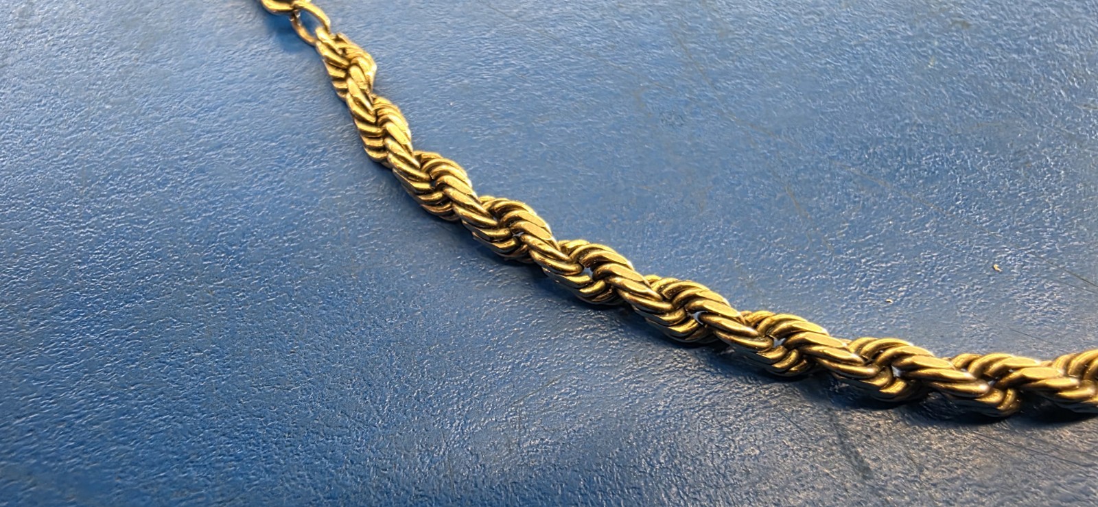 14K Yellow Gold Braided Bracelet ~ 9in In Length 6.6 Grams