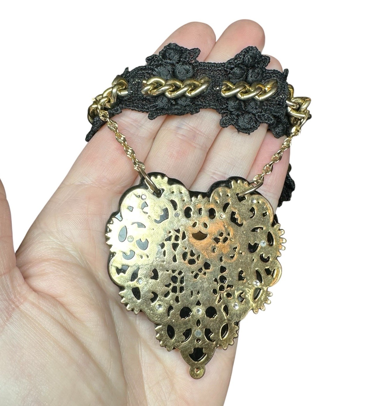 BETSEY JOHNSON Gold Tone LOVE ME Lg Heart CROCHETED Choker NECKLACE Steam Punk