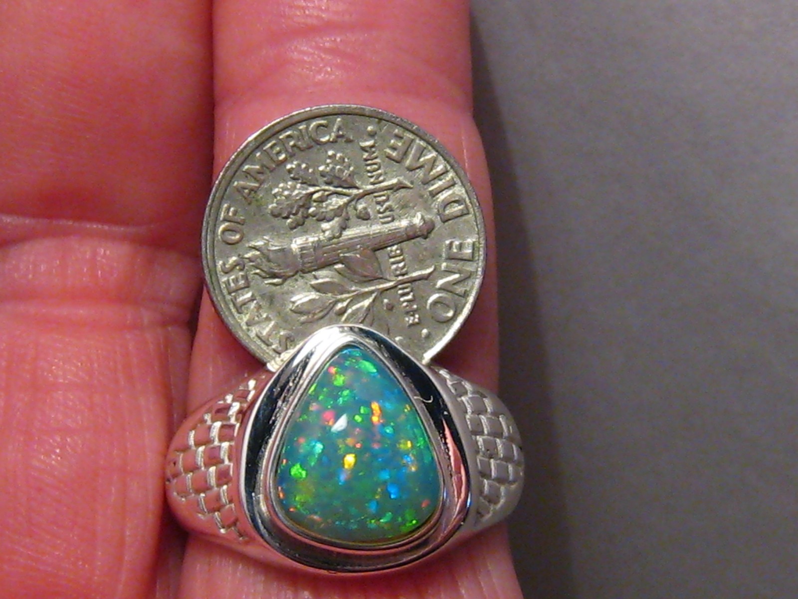 3.2 ct. Welo Opal Men’s Ring , 6.5 grams of Sterling Silver , Brightness 5+