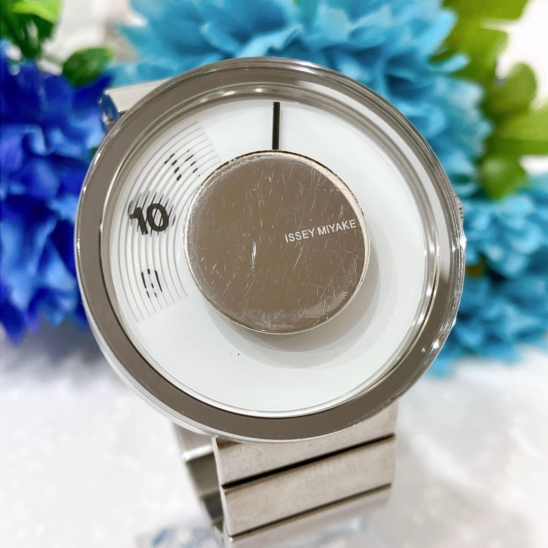 ISSEY MIYAKE Men Wristwatch Design Watch Rare White dial Vintage Working Japan J