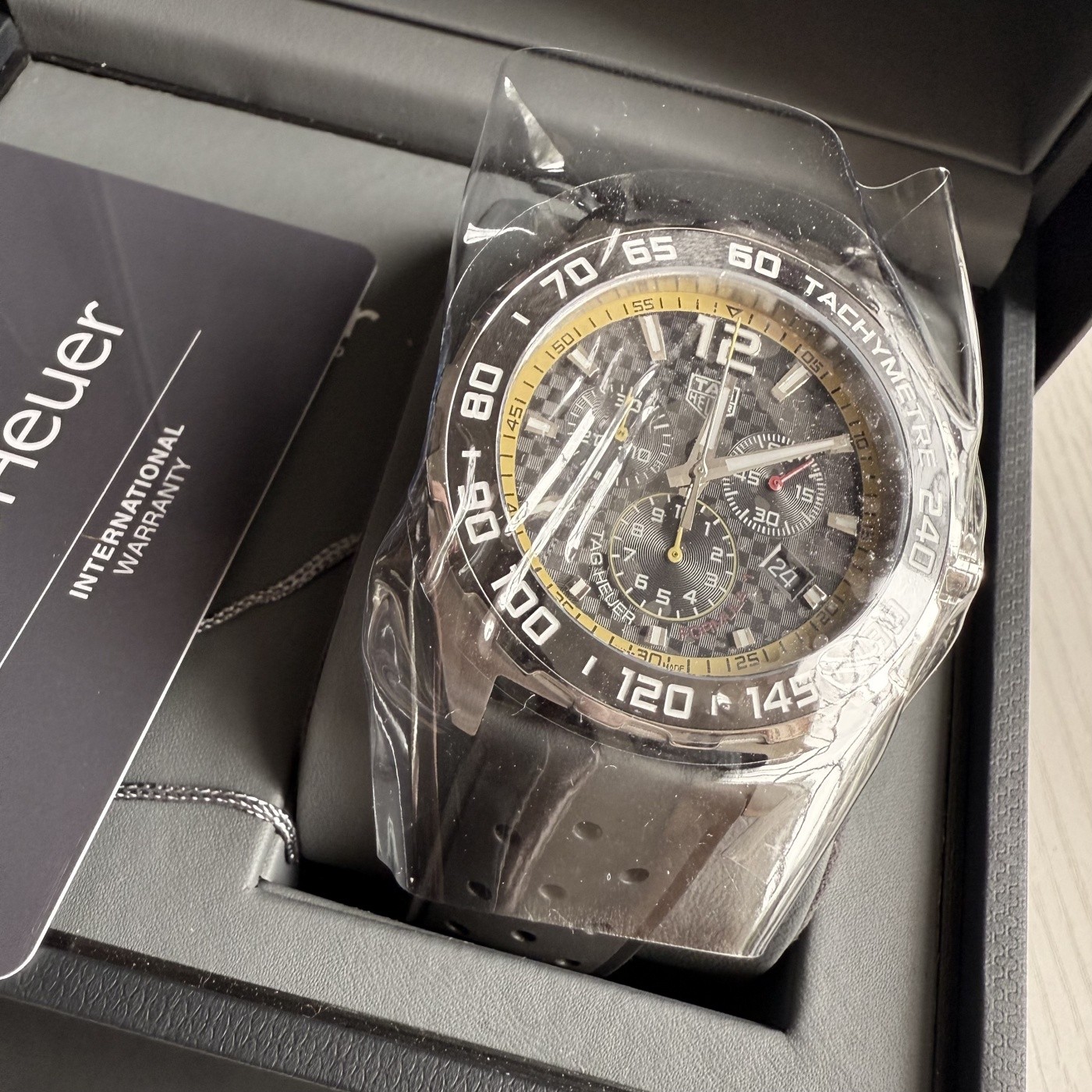 TAGHeuer Formula 1 QUARTZ Chronograph 43 Men’s Watch CAZ101AC RUBBER IN BOX