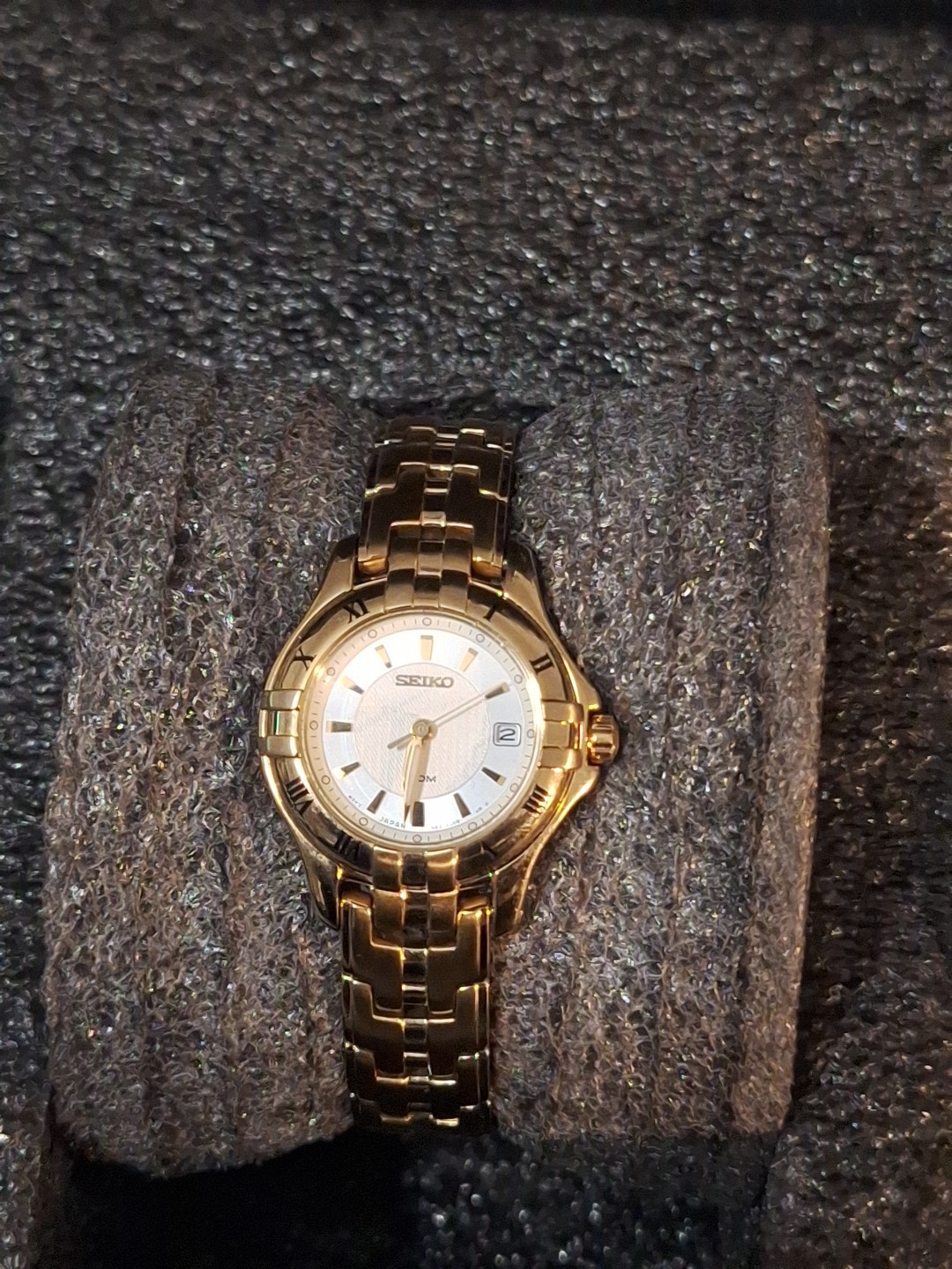 Seiko Women’s 10 Bar 100m Wr Watch Gold Tone Good Cond Runs Good. Date Window