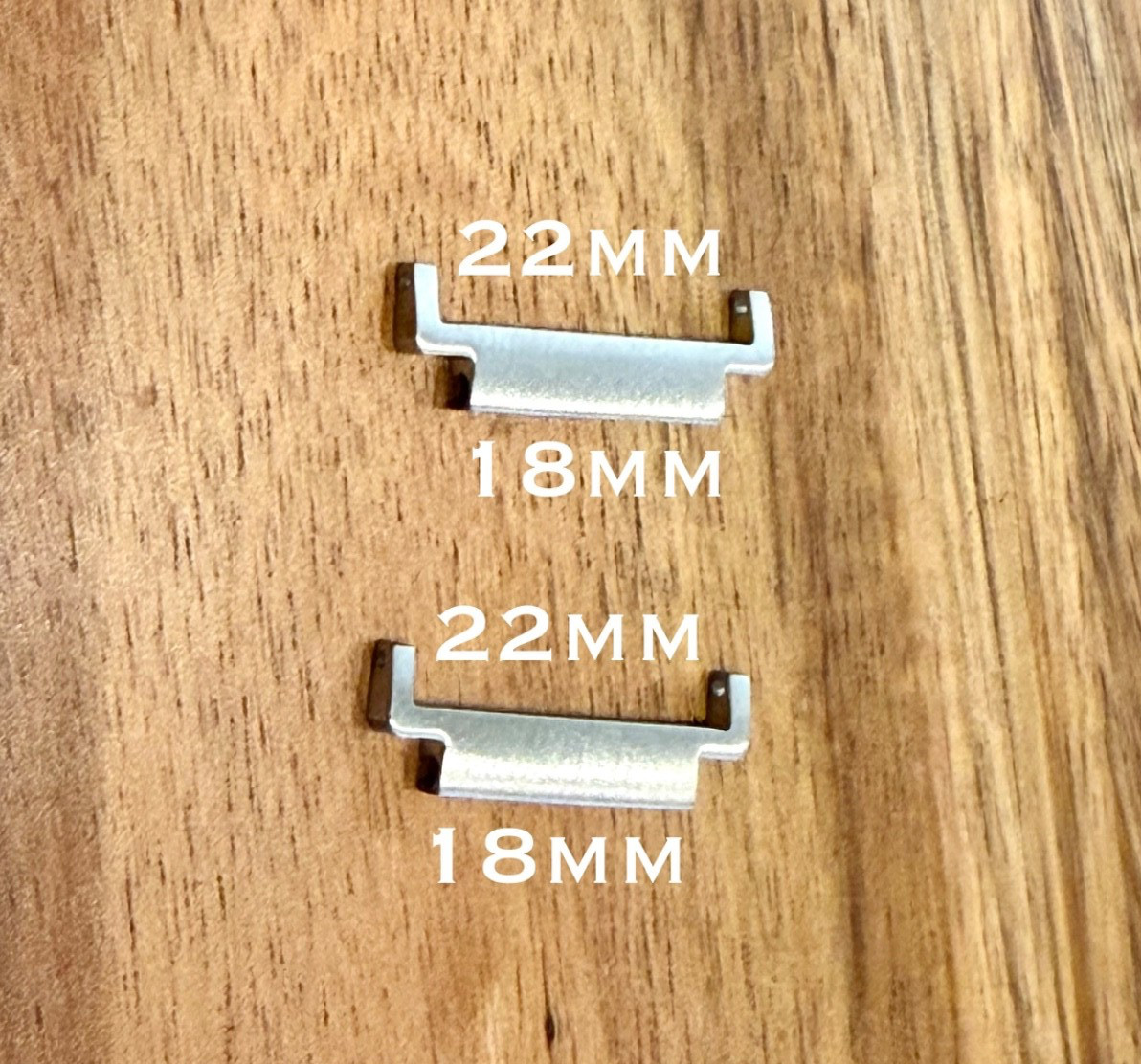 18mm to 22mm Watch Strap Connector Adapter – Stainless Steel, Brushed Silver