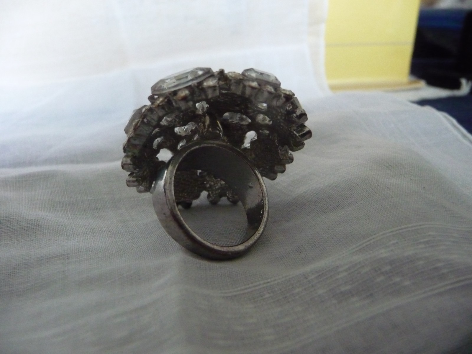 STATEMENT 1 1/2” R CLUSTER OF FAUX DIAMONDS RHINESTONES SZ 5 1/2 RING #2/6-B