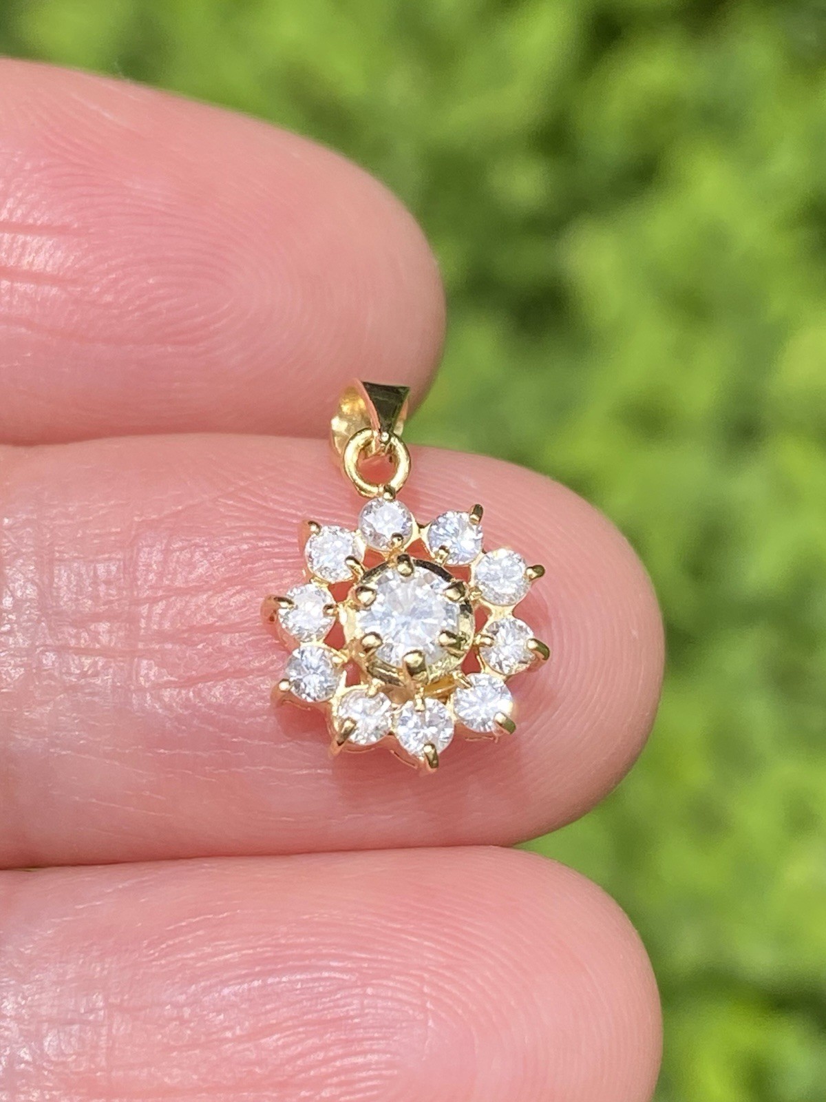18K Yellow Gold 0.41CTW 100% Natural Diamond Flower Cluster Pendant